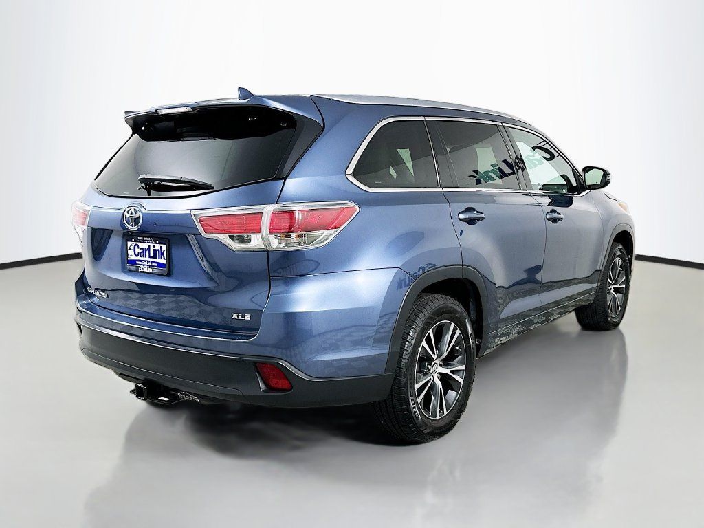Used 2016 Toyota Highlander XLE FWD image 8