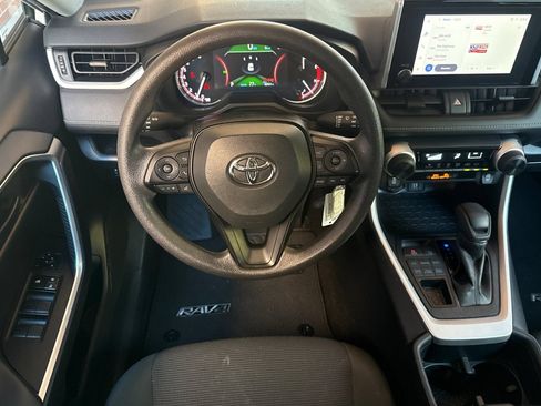 Used 2025 Toyota RAV4 LE AWD/4WD image 14