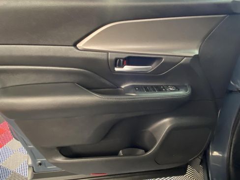 Used 2025 Toyota Grand Highlander FWD image 23
