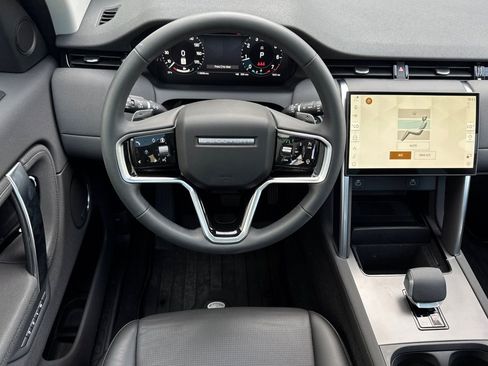 Used 2024 Land Rover Discovery Sport Dynamic SE AWD/4WD image 17
