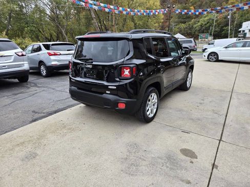 Used 2017 Jeep Renegade Latitude w/ Cold Weather Group image 7