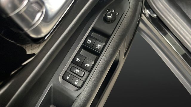 Used 2025 Jeep Compass Latitude w/ Altitude Special Edition AWD/4WD image 20