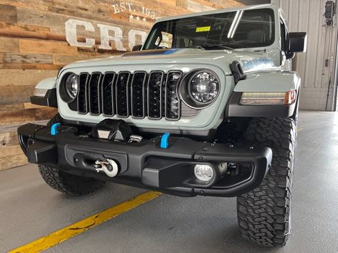 Used 2024 Jeep Wrangler Unlimited Rubicon 4xe AWD/4WD image 7