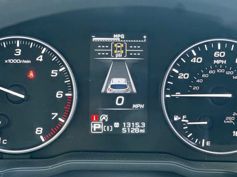 Used 2025 Subaru Crosstrek 2.0i Premium image 24