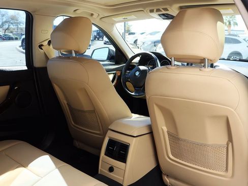 Used 2017 BMW 320i Sedan image 28