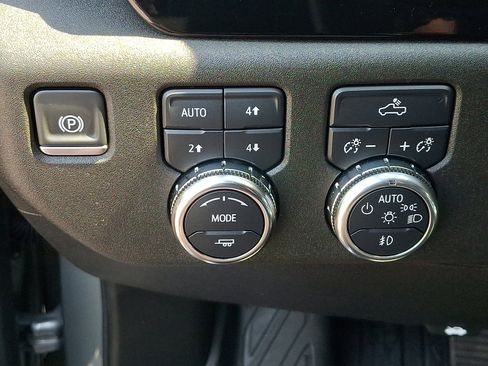 Used 2025 GMC Sierra 1500 Elevation AWD/4WD image 24
