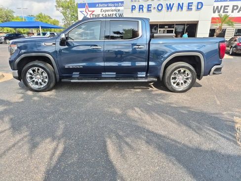Used 2023 GMC Sierra 1500 SLT RWD image 2