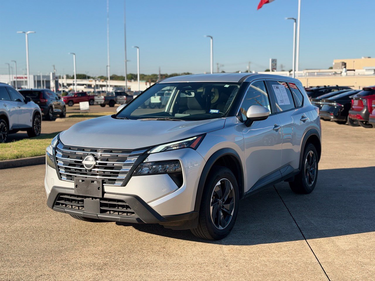 Certified 2025 Nissan Rogue SV FWD image 2