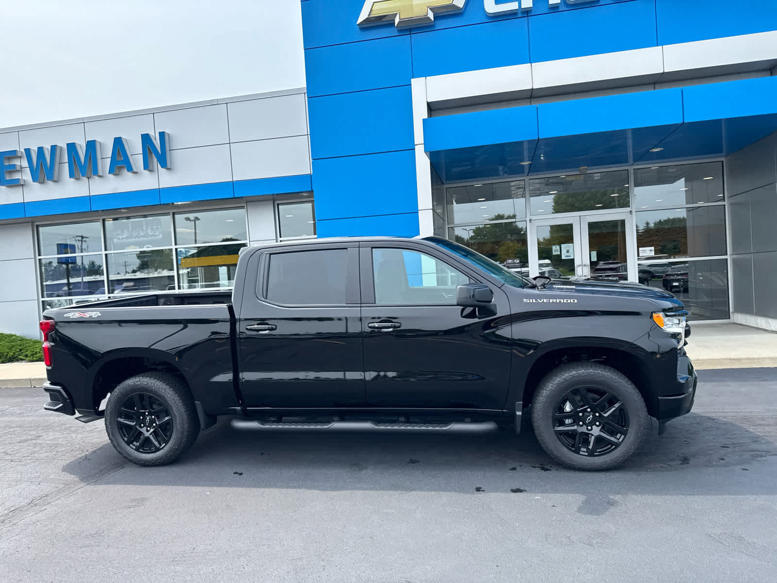 New 2026 Chevrolet Silverado 1500 RST w/ RST Select Package AWD/4WD image 2