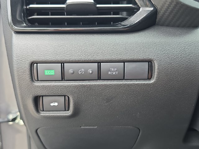 Used 2025 Nissan Sentra SR FWD image 21