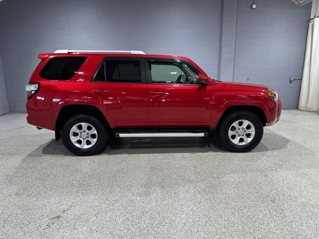 Used 2016 Toyota 4Runner SR5 AWD/4WD image 2
