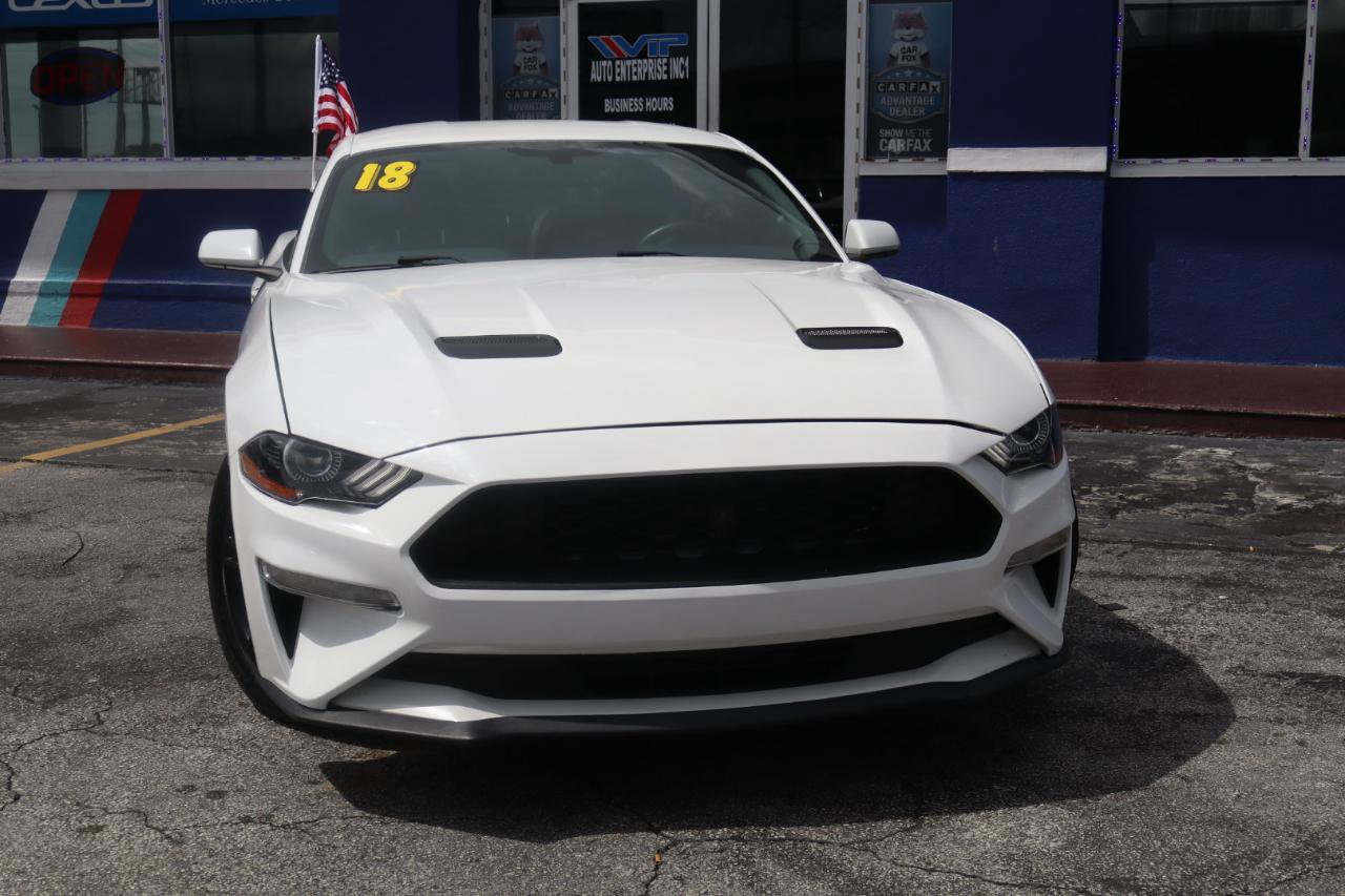 Used 2018 Ford Mustang Coupe RWD image 3