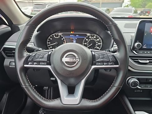 Used 2025 Nissan Altima 2.5 SR FWD image 30