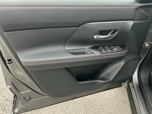 Used 2025 Nissan Kicks SR AWD/4WD image 12