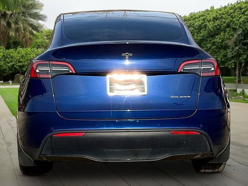 Used 2021 Tesla Model Y Long Range image 5