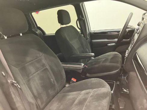 Used 2016 Dodge Grand Caravan SE FWD image 41