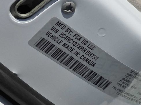 Used 2024 Chrysler Pacifica Select image 25