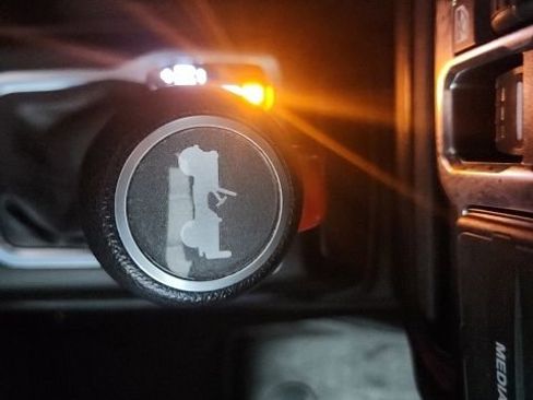Used 2022 Jeep Wrangler Unlimited Sport AWD/4WD image 31
