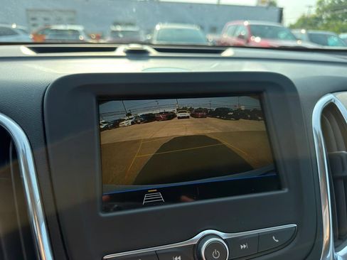 Used 2019 Chevrolet Equinox LS FWD image 5