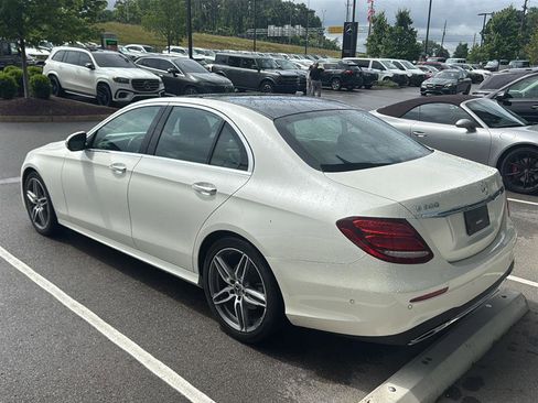 Used 2018 Mercedes-Benz E 300 4MATIC image 5
