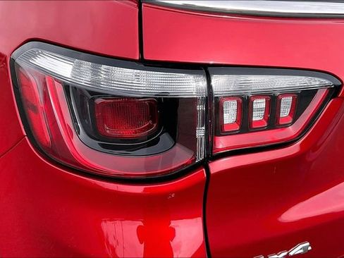 Used 2025 Jeep Compass Limited image 33