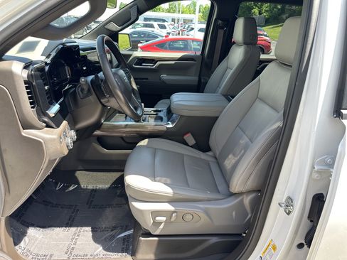 Used 2025 Chevrolet Silverado 1500 RST AWD/4WD image 14