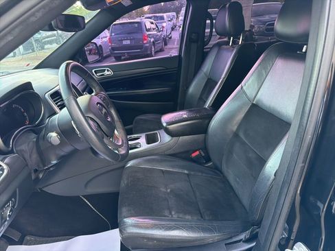 Used 2017 Jeep Grand Cherokee Altitude RWD image 2