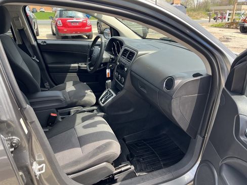 Used 2011 Dodge Caliber Mainstreet image 9