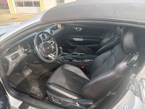 Used 2018 Ford Mustang Premium image 9