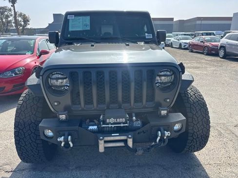 Used 2020 Jeep Gladiator Overland AWD/4WD image 2
