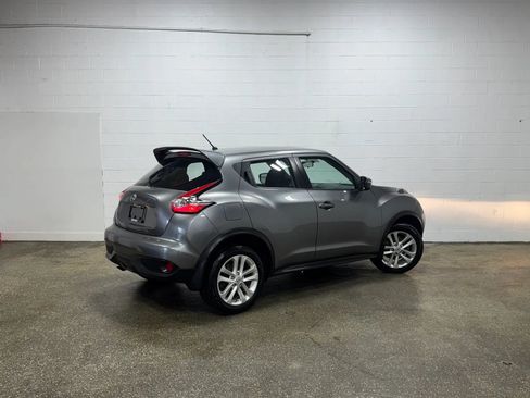 Used 2017 Nissan Juke S FWD image 3