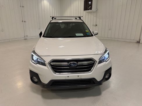 Used 2019 Subaru Outback 2.5i Touring AWD/4WD image 7