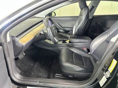 Used 2019 Tesla Model 3 Performance image 11