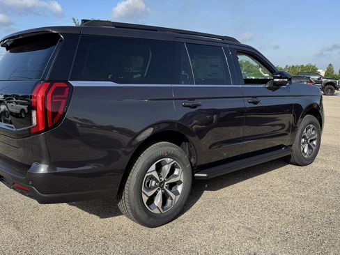 New 2027 Ford Expedition Active RWD image 3