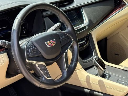 Used 2019 Cadillac XT5 Luxury FWD image 18