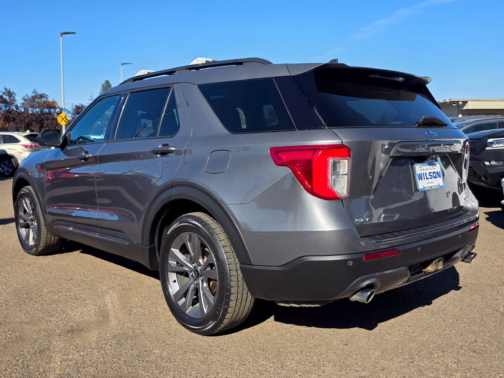 Used 2021 Ford Explorer XLT w/ Equipment Group 202A AWD/4WD image 2