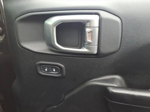 Used 2019 Jeep Wrangler Unlimited Sport S image 10