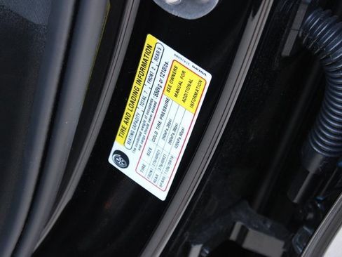 Used 2024 Volvo XC90 B6 Ultimate w/ Protection Package Premier image 33