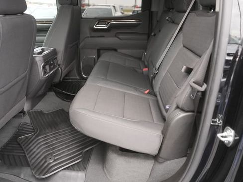 Used 2025 GMC Sierra 1500 Elevation image 12