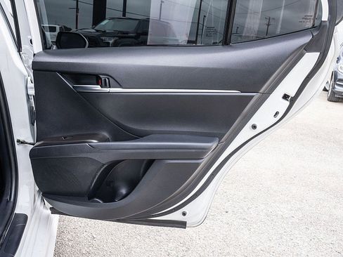 Used 2021 Toyota Camry SE FWD image 13