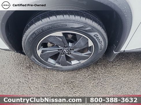 Certified 2024 Nissan Rogue SV image 33