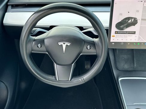 Used 2021 Tesla Model Y Long Range image 11