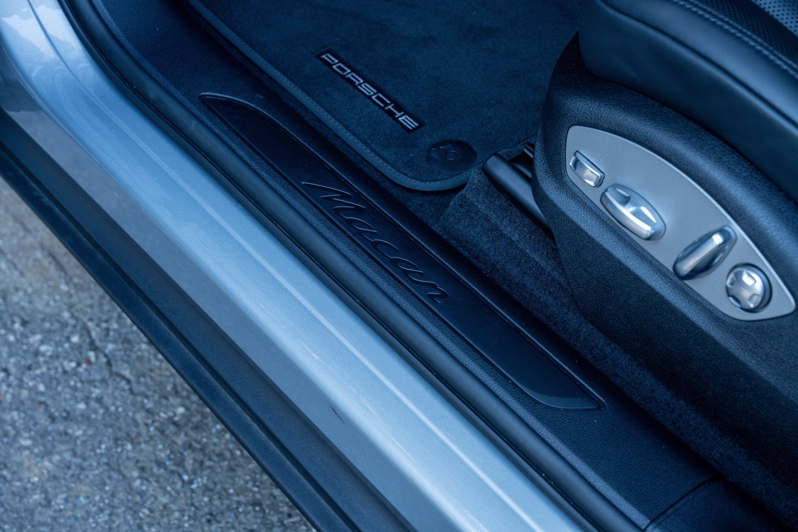 Certified 2026 Porsche Macan AWD/4WD image 23