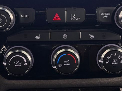 Used 2025 RAM 1500 Big Horn AWD/4WD image 18