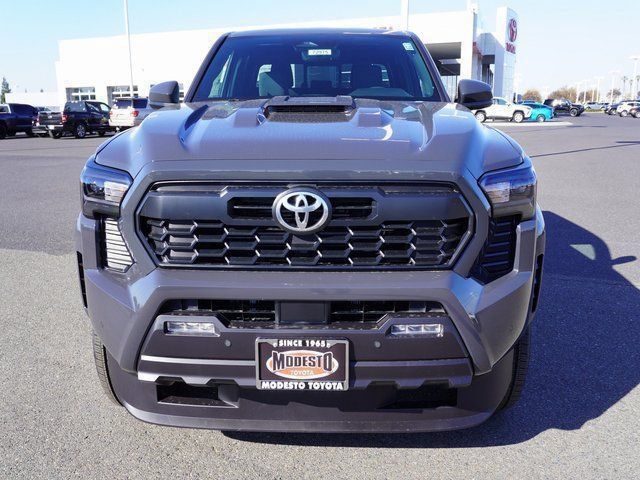 Used 2025 Toyota Tacoma TRD Sport w/ TRD Sport Upgrade Package AWD/4WD image 7