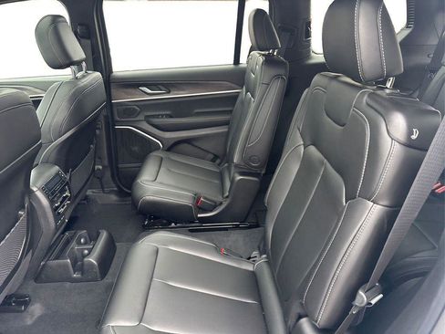 New 2026 Jeep Grand Cherokee L Limited AWD/4WD image 10