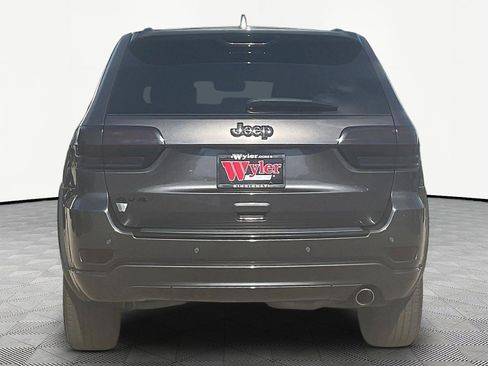 Used 2018 Jeep Grand Cherokee Altitude AWD/4WD image 5
