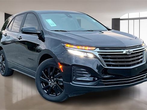 Used 2024 Chevrolet Equinox LS w/ LS Convenience Package image 3