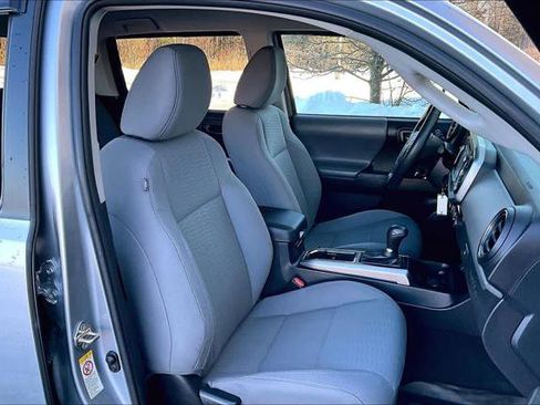Certified 2019 Toyota Tacoma SR5 image 8