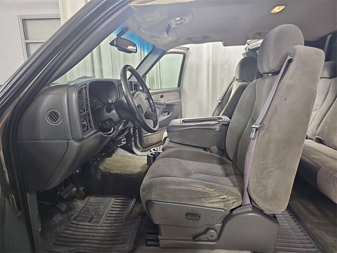 Used 2003 Chevrolet Silverado 2500 LS image 18